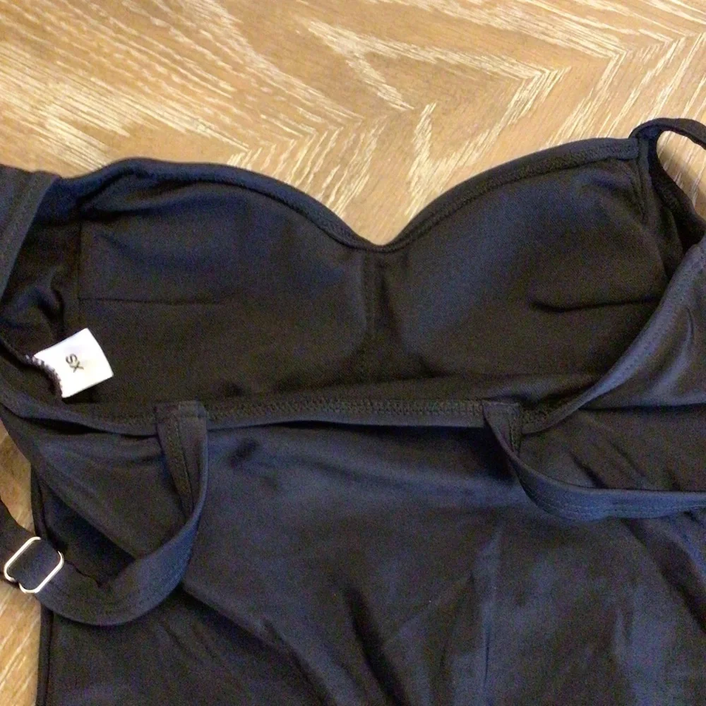 NWOT Womens Fashion Black Ruched One Piece Swimsuit Size XS